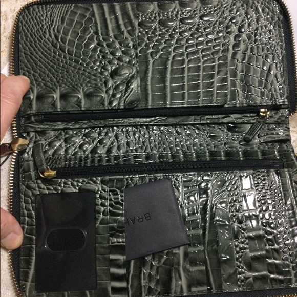 NWT SERPENTINE SKYLER CLUTCH Or LG TRAVEL WALLET - Picture 4 of 8